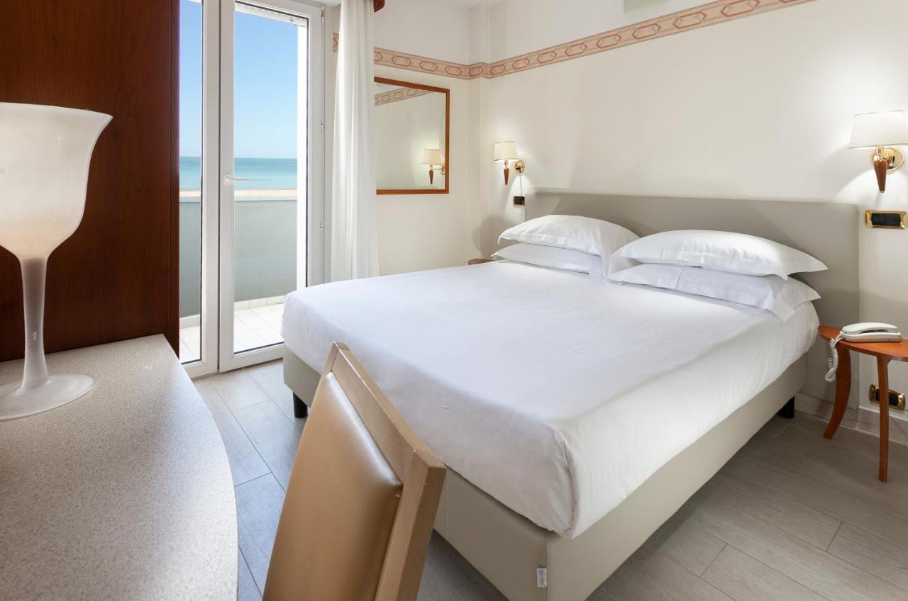 רימיני Hotel Bikini מראה חיצוני תמונה